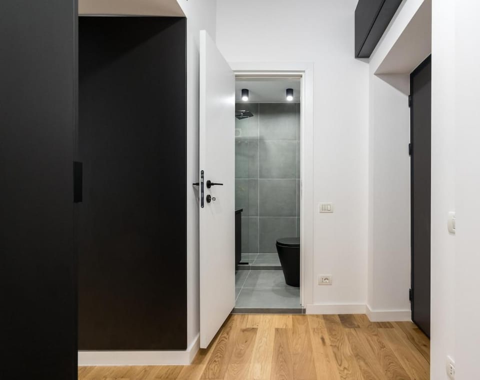 Sunny 2BR Flat - Top Location - City Center Apartment in Bucharest