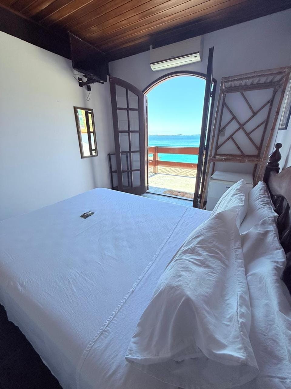 Bed, Natural landscape, Photo of the whole room, Beach, Bedroom, Sea view
