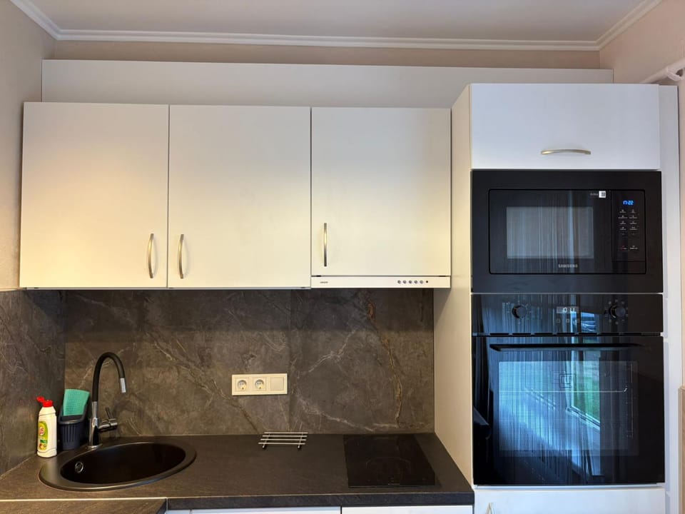 Kitchen or kitchenette, pet friendly, stove