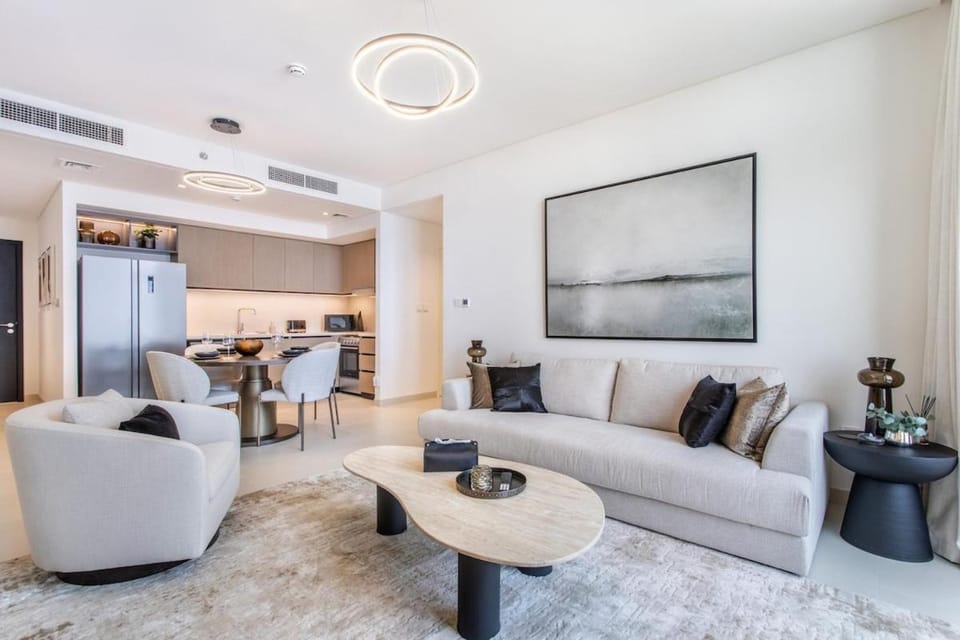 TV and multimedia, Kitchen or kitchenette, Living room, Seating area, Dining area