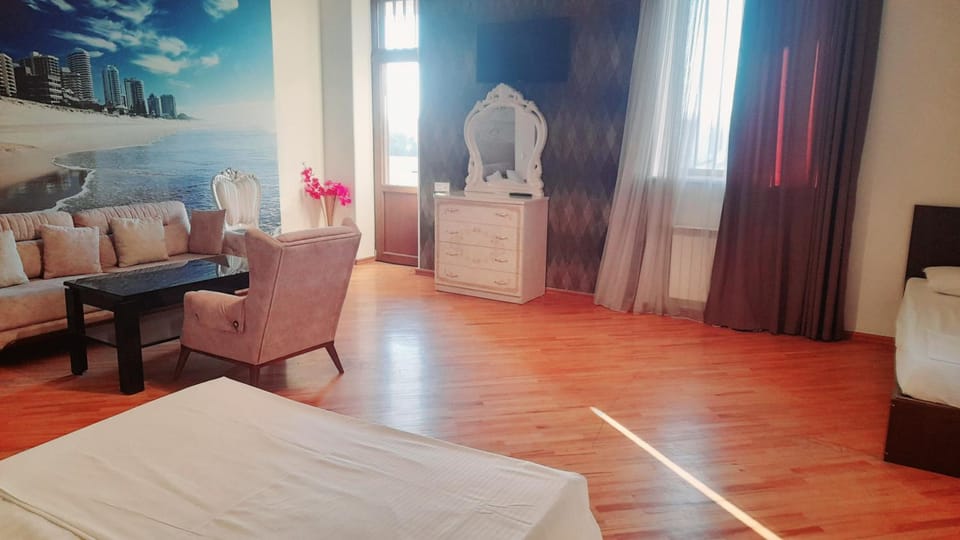 Bed, TV and multimedia, Photo of the whole room