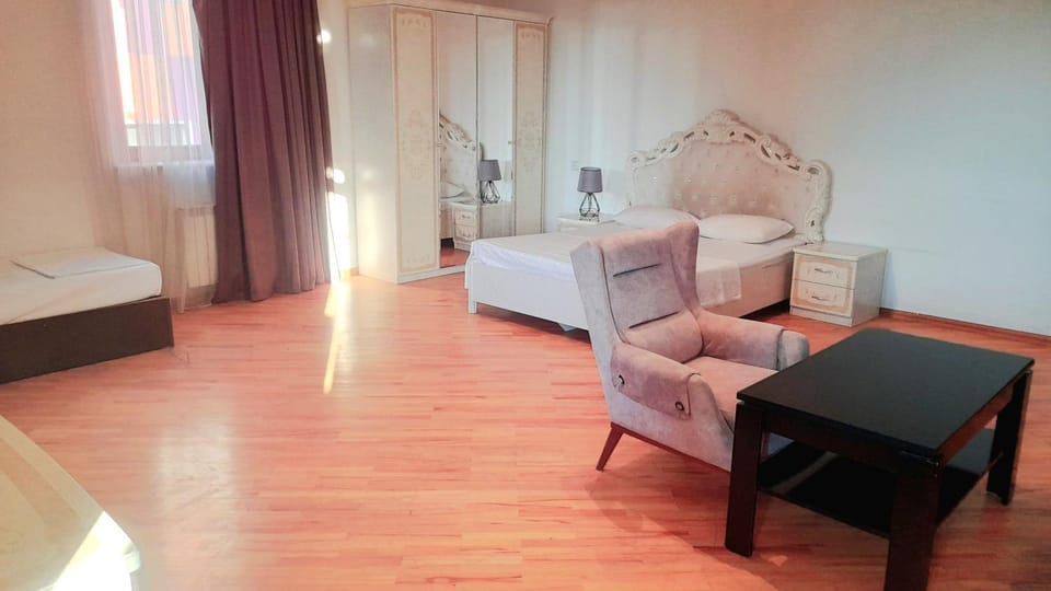 Living room, Photo of the whole room