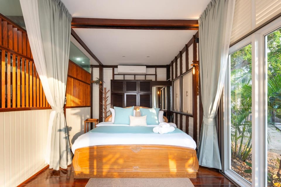 Bed, Garden, Beach, Bedroom, Garden view, Sea view