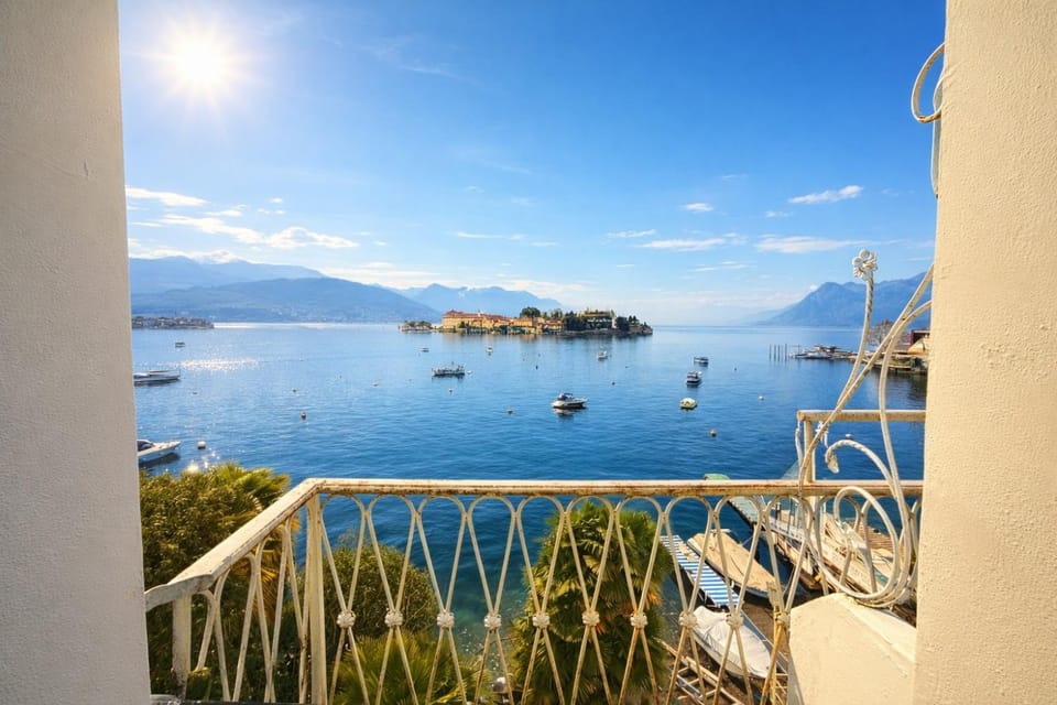 Day, Natural landscape, View (from property/room), Balcony/Terrace, Lake view, Mountain view