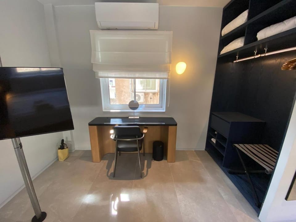 Bedroom, wardrobe