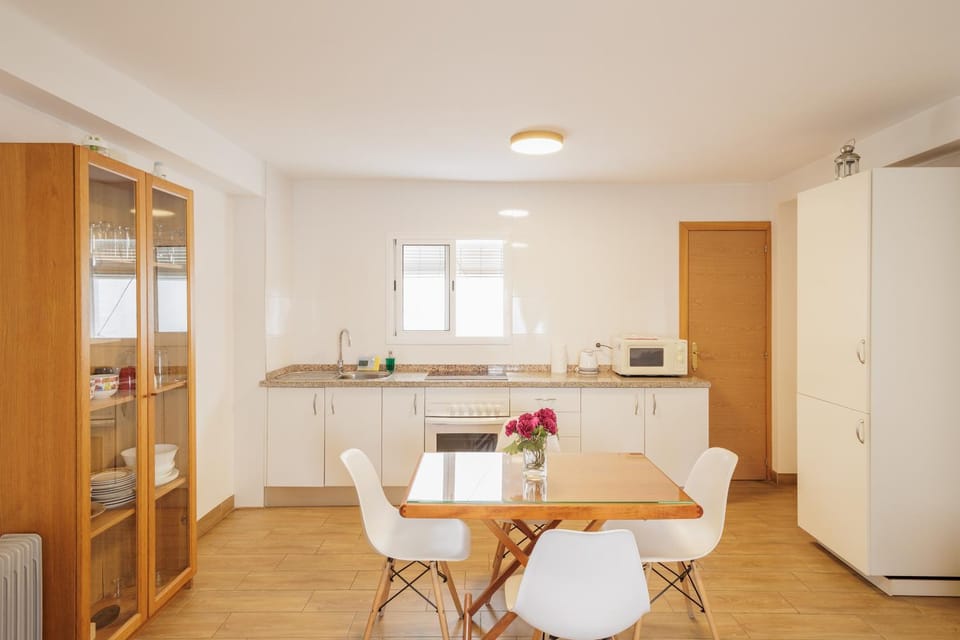Property building, Kitchen or kitchenette, Living room
