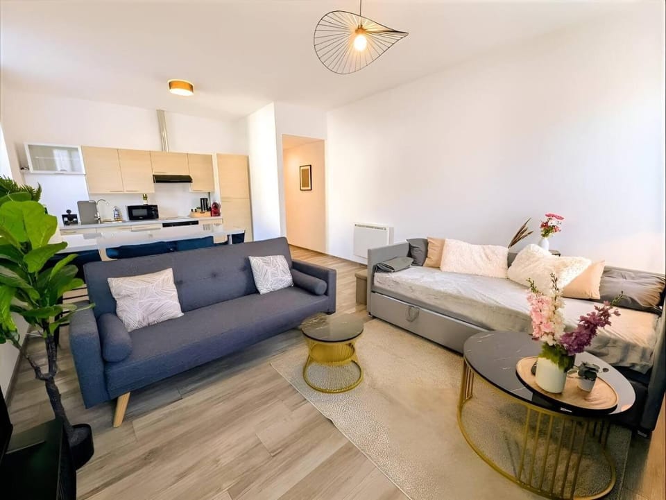 Living room, Photo of the whole room, Seating area, Dining area