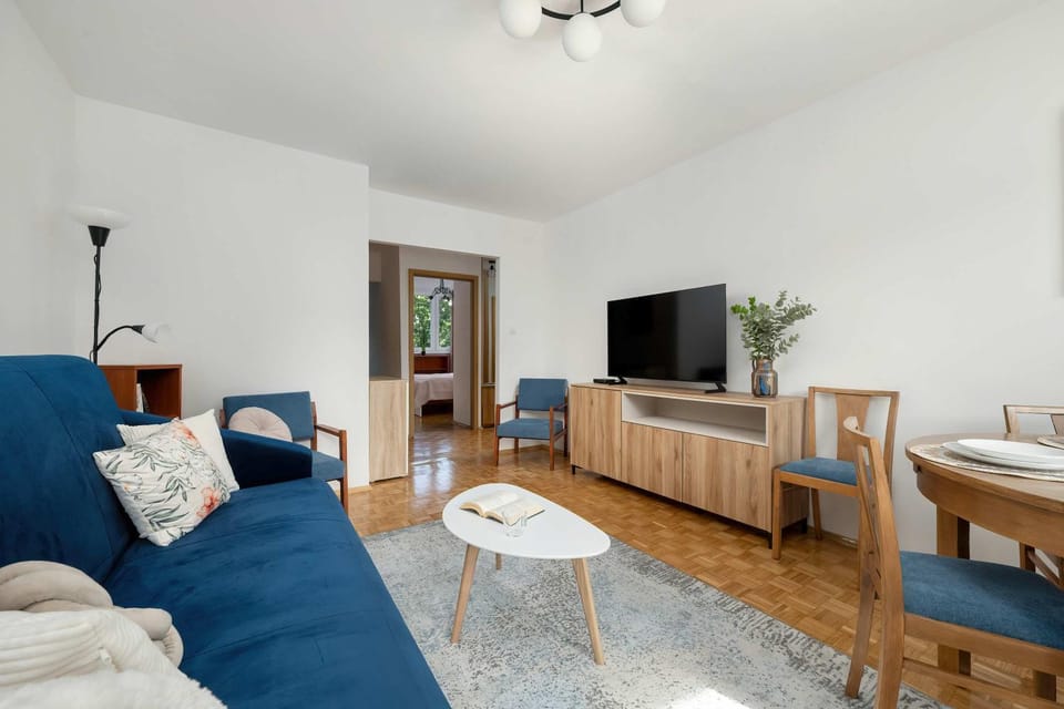 TV and multimedia, Living room, Seating area, Dining area, Evening entertainment