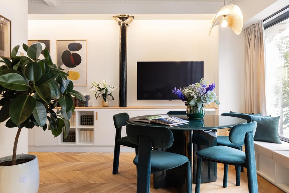 Living room, Dining area