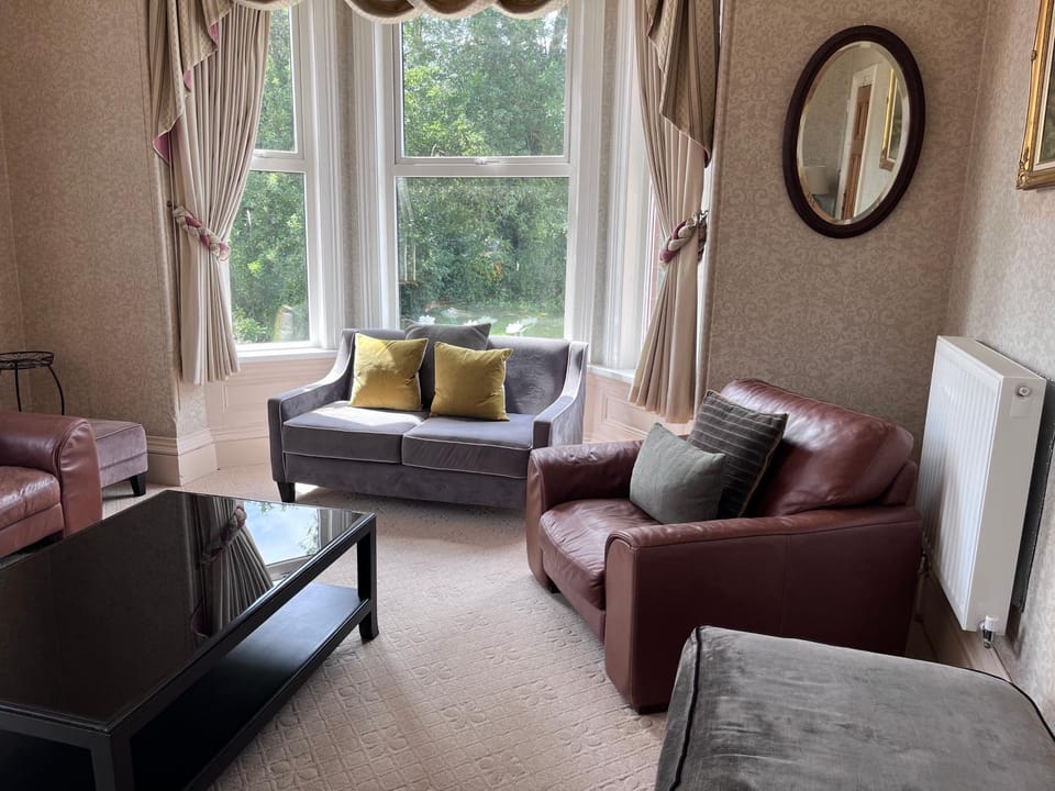 2 Claremont Villa House in North Warwickshire District