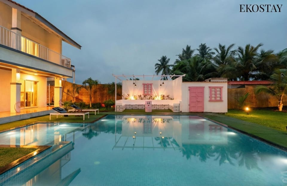 Property building, Pool view, Swimming pool
