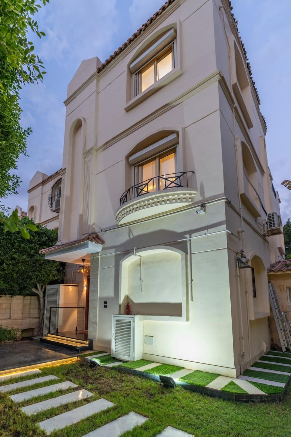 Luxury Family Villa with Private Pool in Sheikh Zayed Khan Villa in Egypt