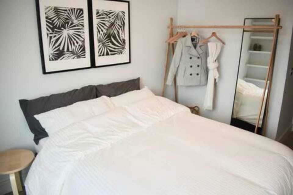 2 bed bright and modern flat in the city centre Apartment in Dublin