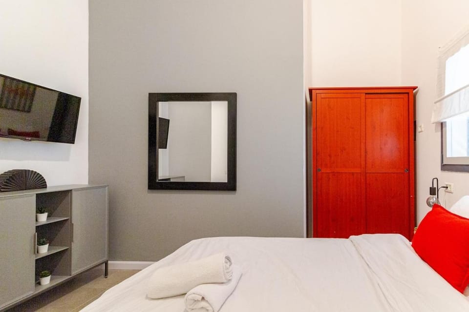 Allenby Beach Side Apartments - By Vacay TLV Apartment in Tel Aviv-Yafo