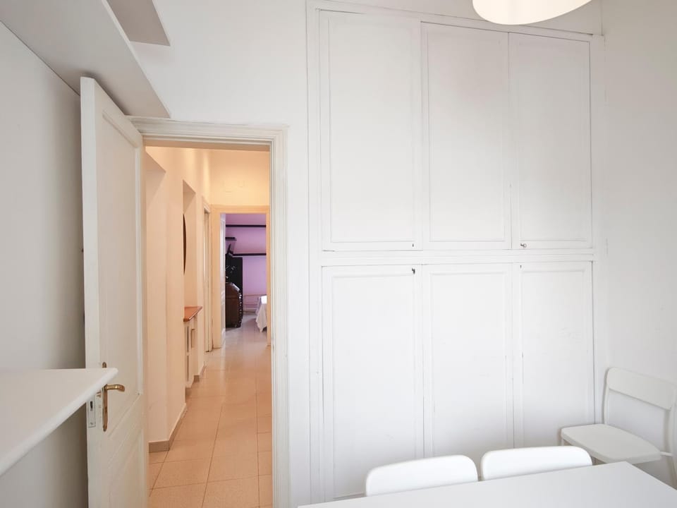 Photo of the whole room, wardrobe