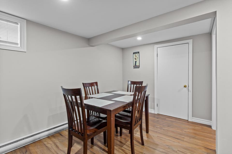 Stylish 2BR WiFi Parking MUN Walk Apartment hotel in St Johns