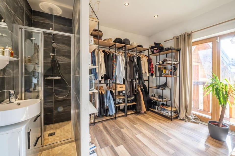 Shower, Bed, Bedroom