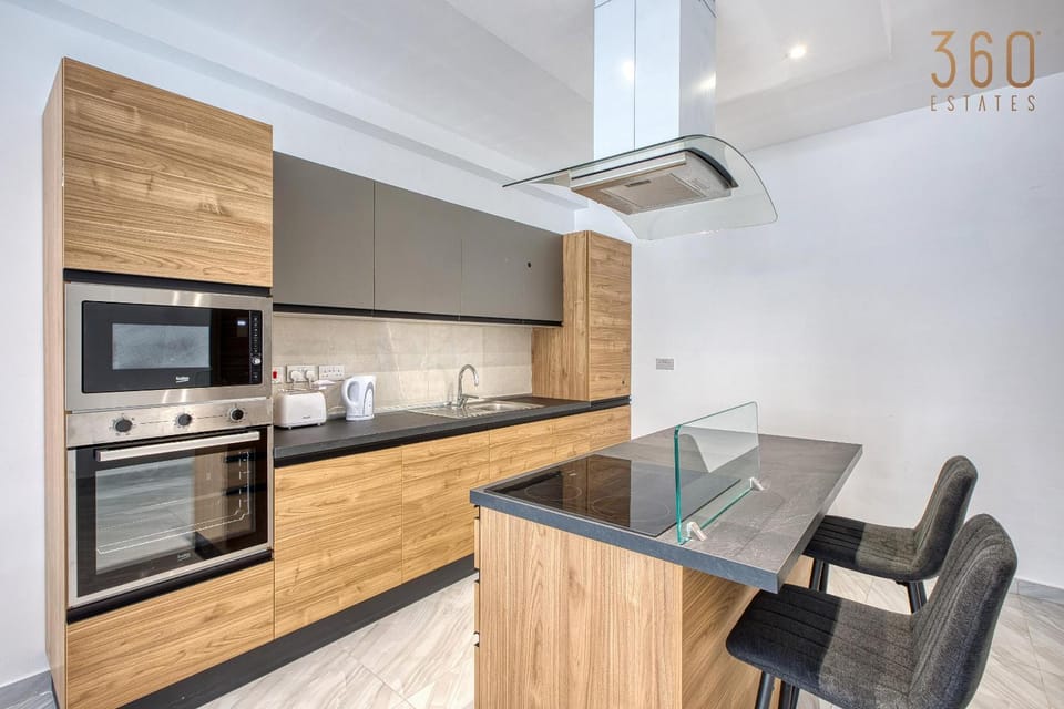 Coffee/tea facilities, Kitchen or kitchenette, Living room, Seating area, Dining area, dishwasher, minibar, oven, pet friendly, stove