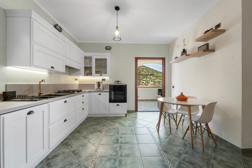 Property building, Kitchen or kitchenette, Living room