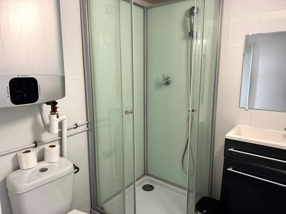 Shower, Toilet, Bathroom