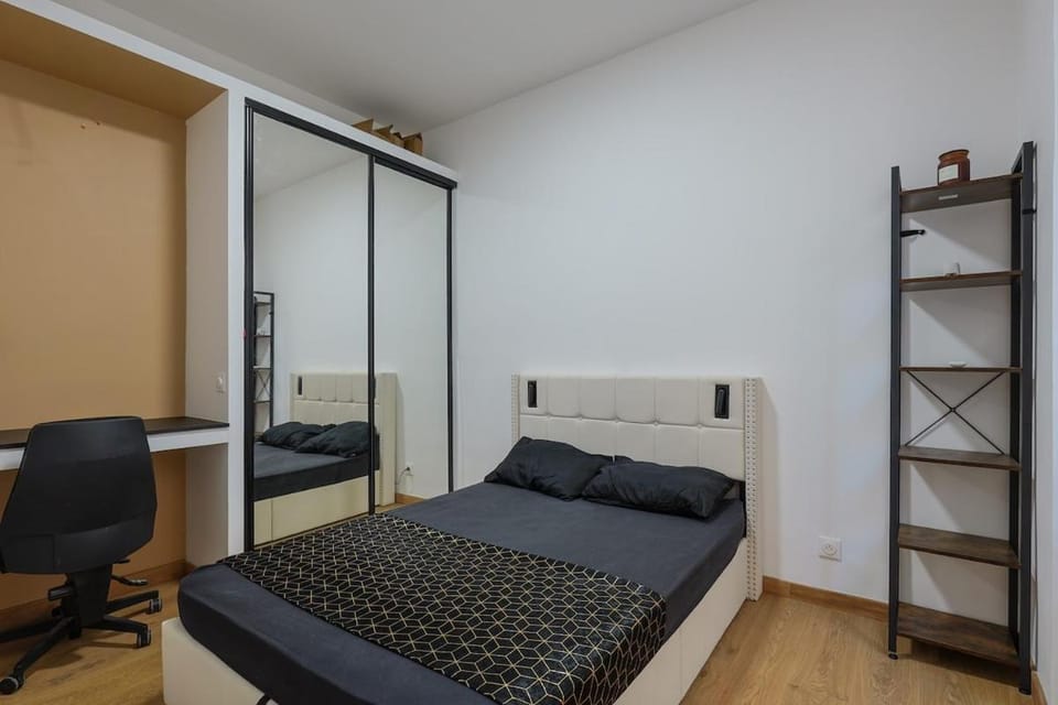 Bed, Photo of the whole room, Bedroom, wardrobe