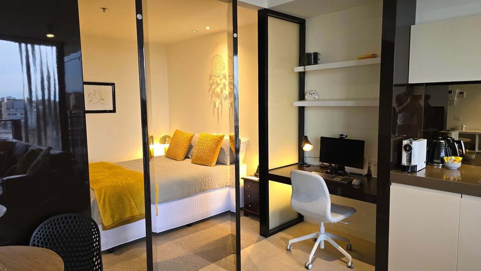South Yarra Style - Smart 1bed with parking Apartment in Melbourne