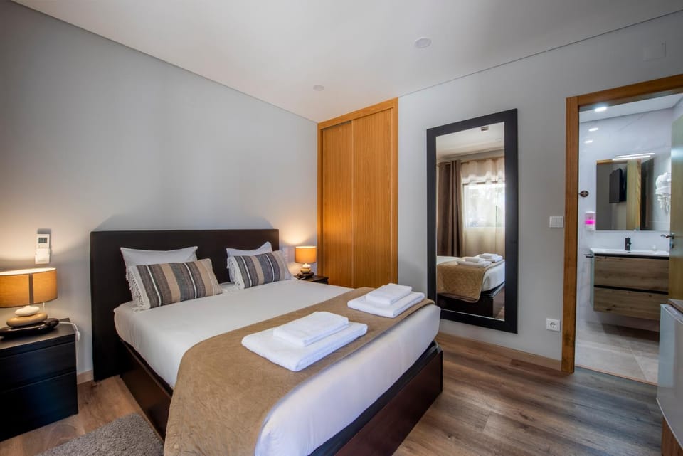 Bed, Bedroom, towels, wardrobe