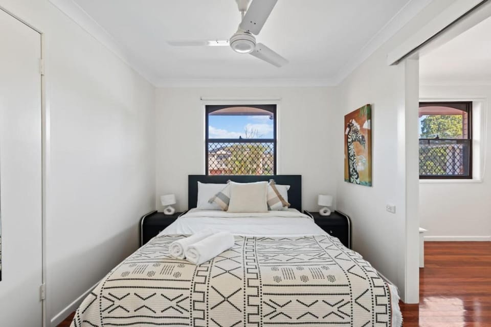 Sunny Stay 4BR with Pool in Prime Location House in Brisbane