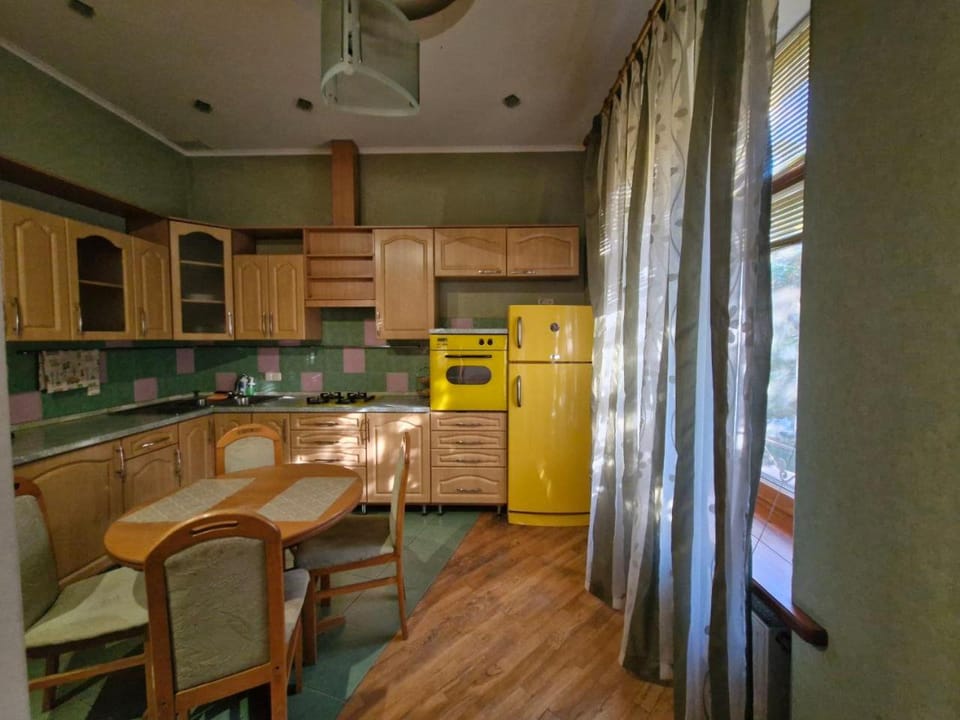 Двохрівнева квартира центрі Полтави Apartment in Ukraine
