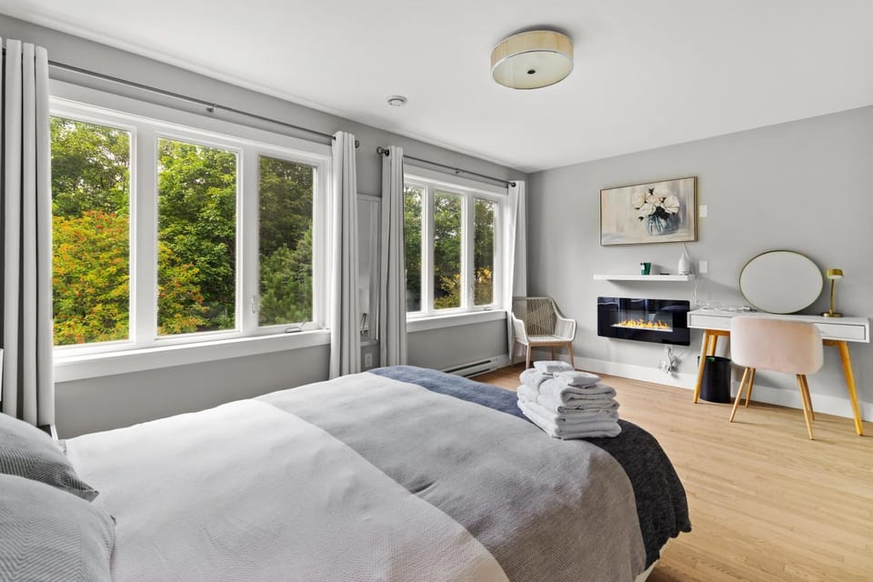 Pennywell Prestige 3BR 25BA Garage House in St Johns