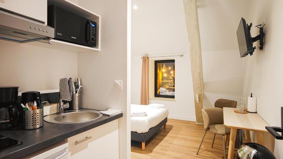 Kitchen or kitchenette, Photo of the whole room, Bedroom