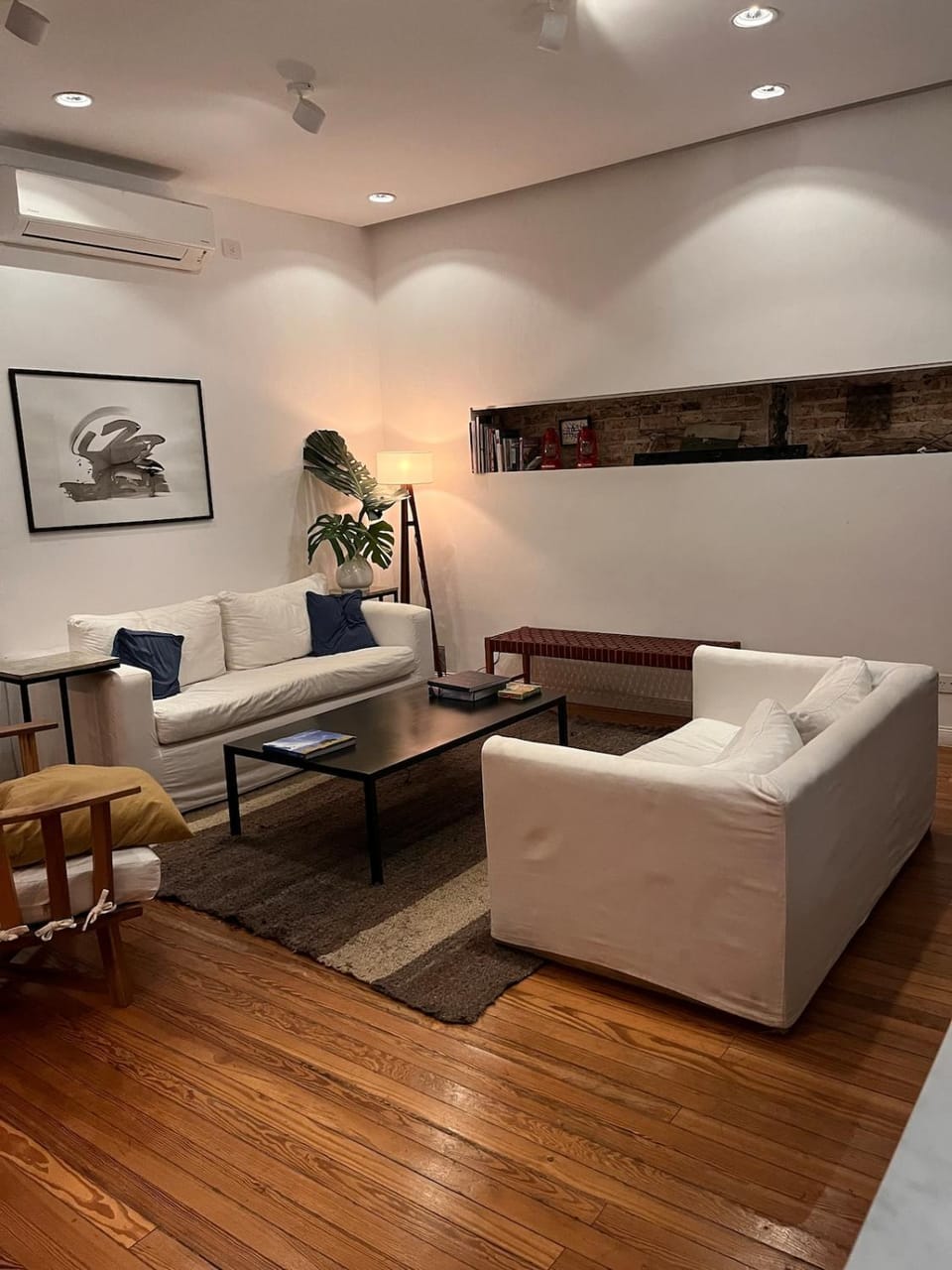 Living room, Photo of the whole room, Seating area, fireplace, air conditioner