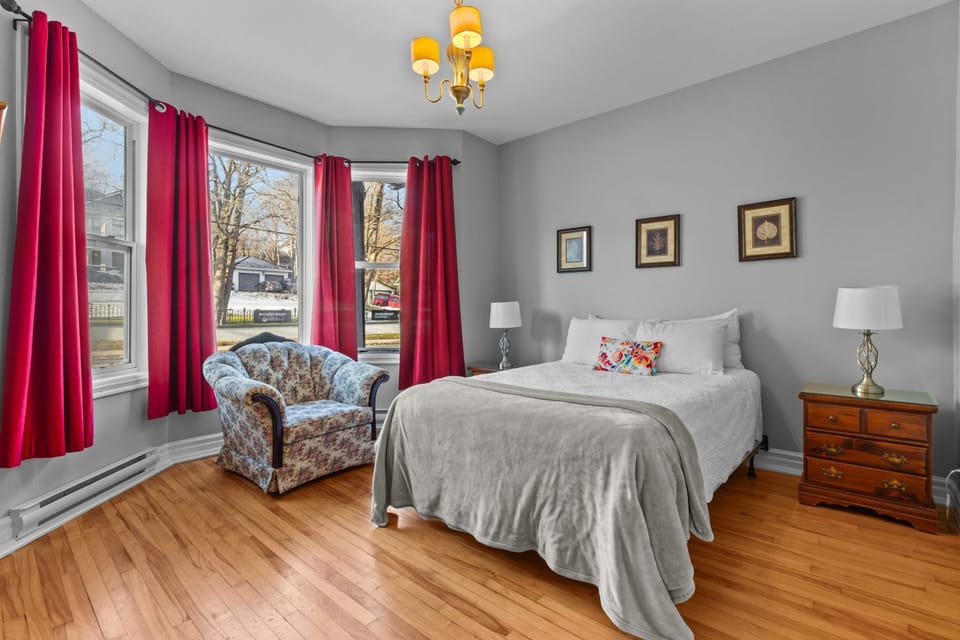 Modern 2BR W&D Wi-Fi Parking Apartment hotel in St Johns