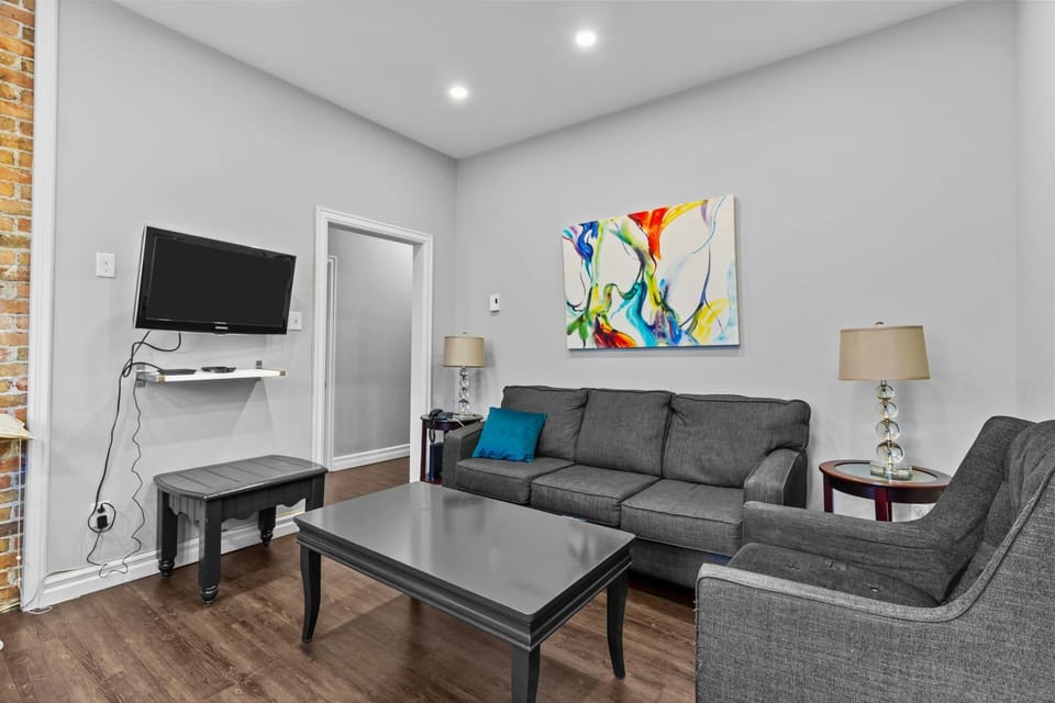 Modern 2BR W&D Wi-Fi Parking Apartment hotel in St Johns