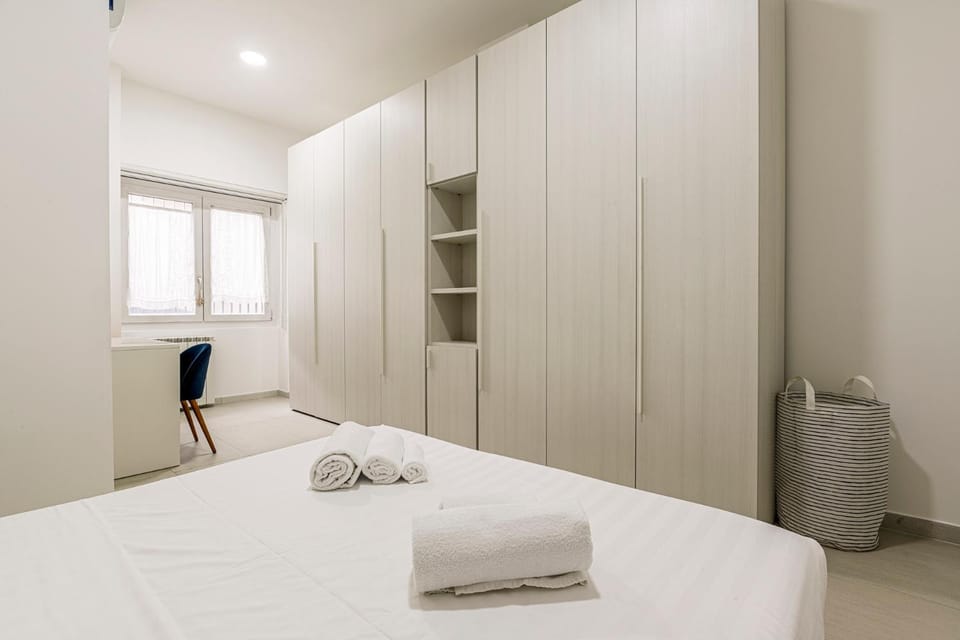 Bed, Photo of the whole room, Bedroom, towels, wardrobe