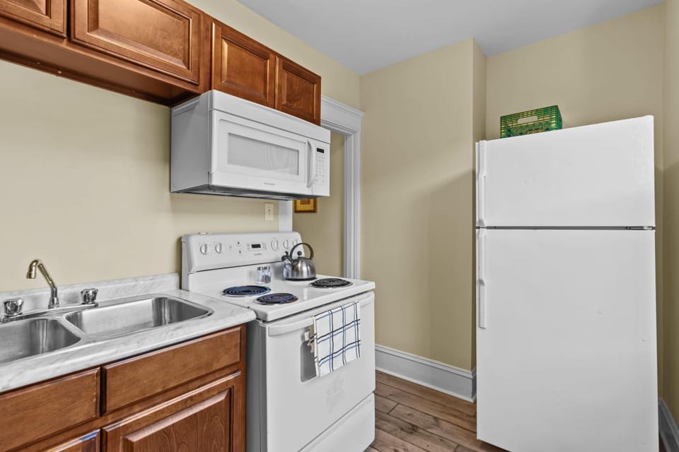 Pet-Friendly 2BR Wi-Fi Parking Apartment hotel in St Johns