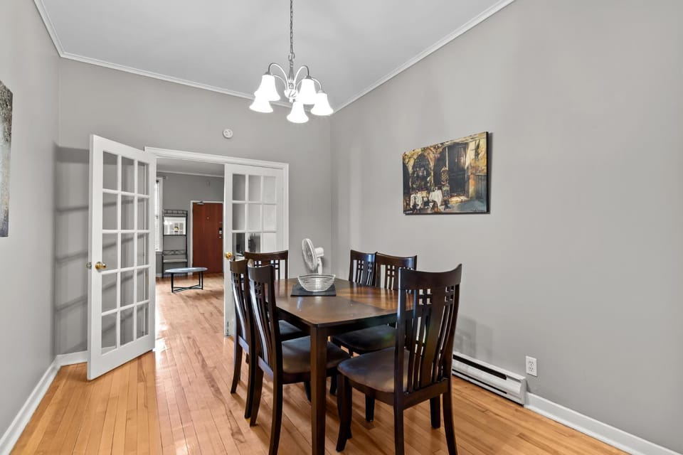 Cozy 2BR Loft Parking Wi-Fi Apartment hotel in St Johns