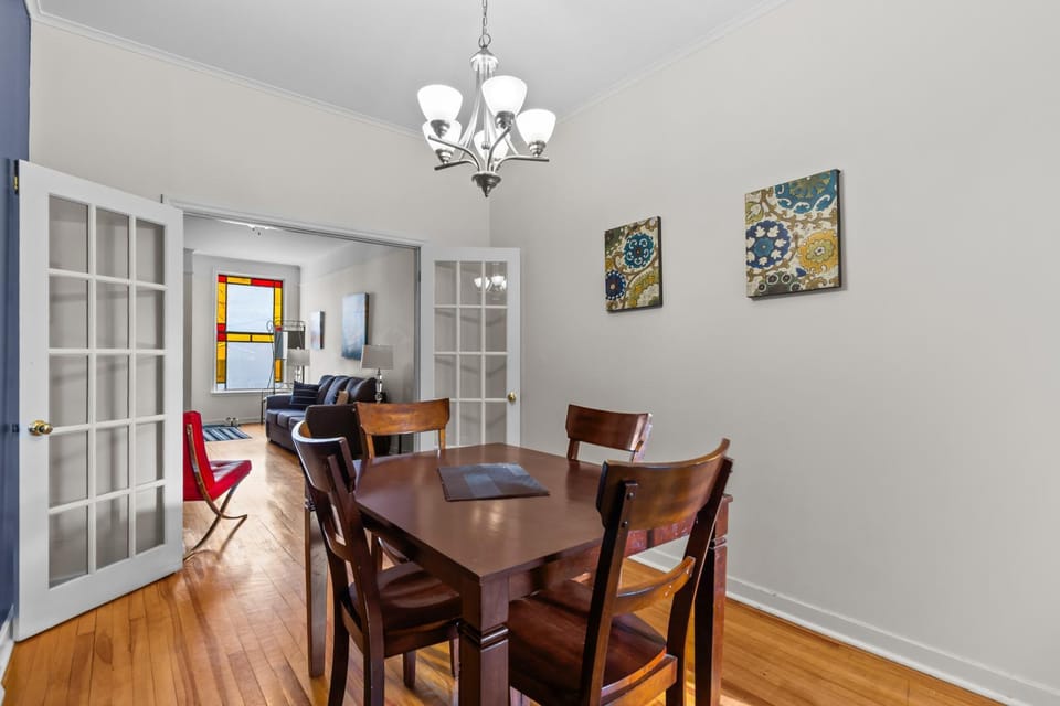 Charming 2BR Wi-Fi Off-Street Parking Apartment hotel in St Johns