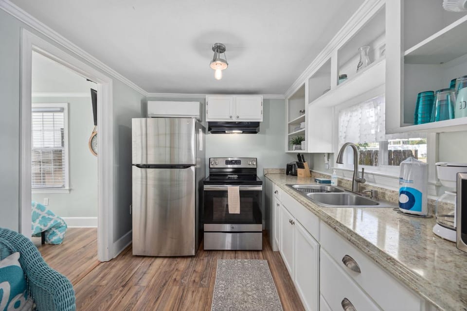 Kitchen or kitchenette, oven, stove, toaster