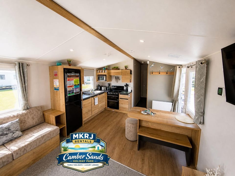 Living room, microwave, oven