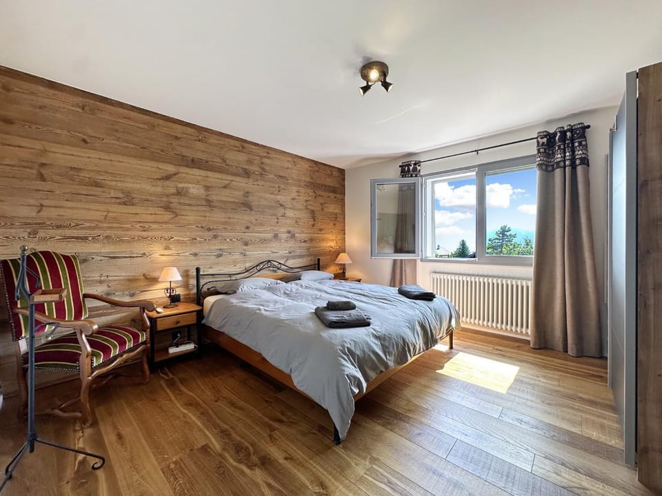 Bed, Bedroom