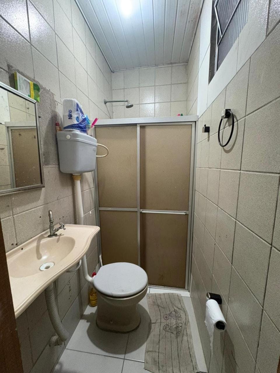 Shower, Toilet, Bathroom, towels