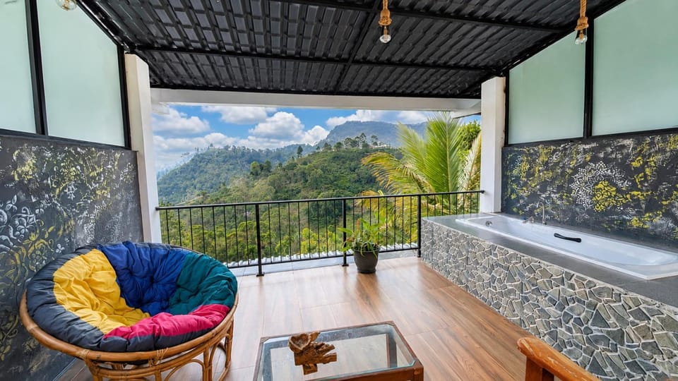 View (from property/room), Balcony/Terrace, Mountain view