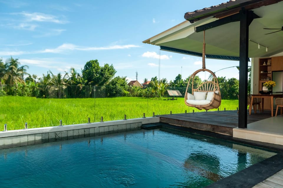 Day, Natural landscape, View (from property/room), Garden view, Pool view, Swimming pool, sunbed