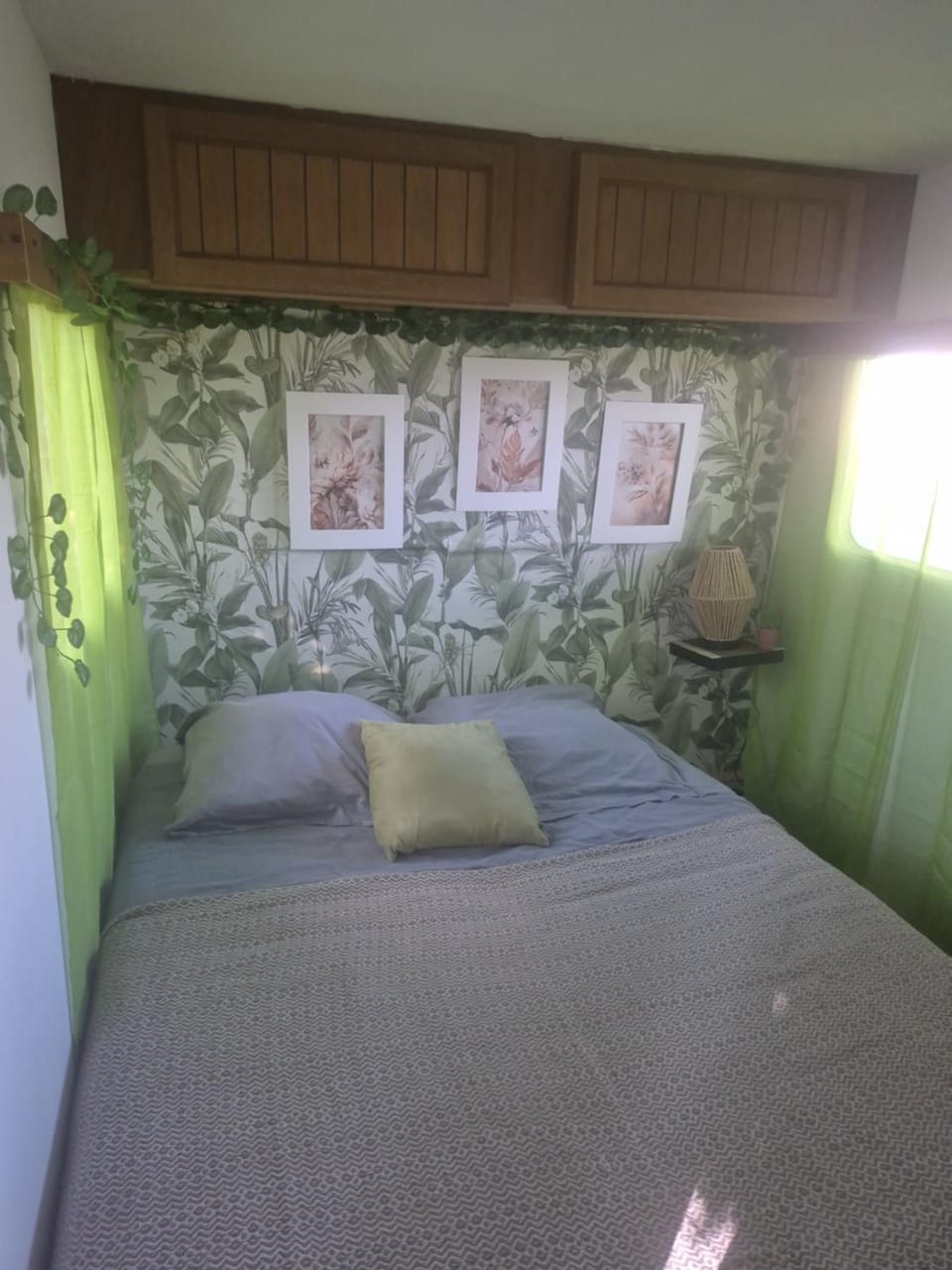 La petite caravane de Vallye Campground/ 
RV Resort in Brittany