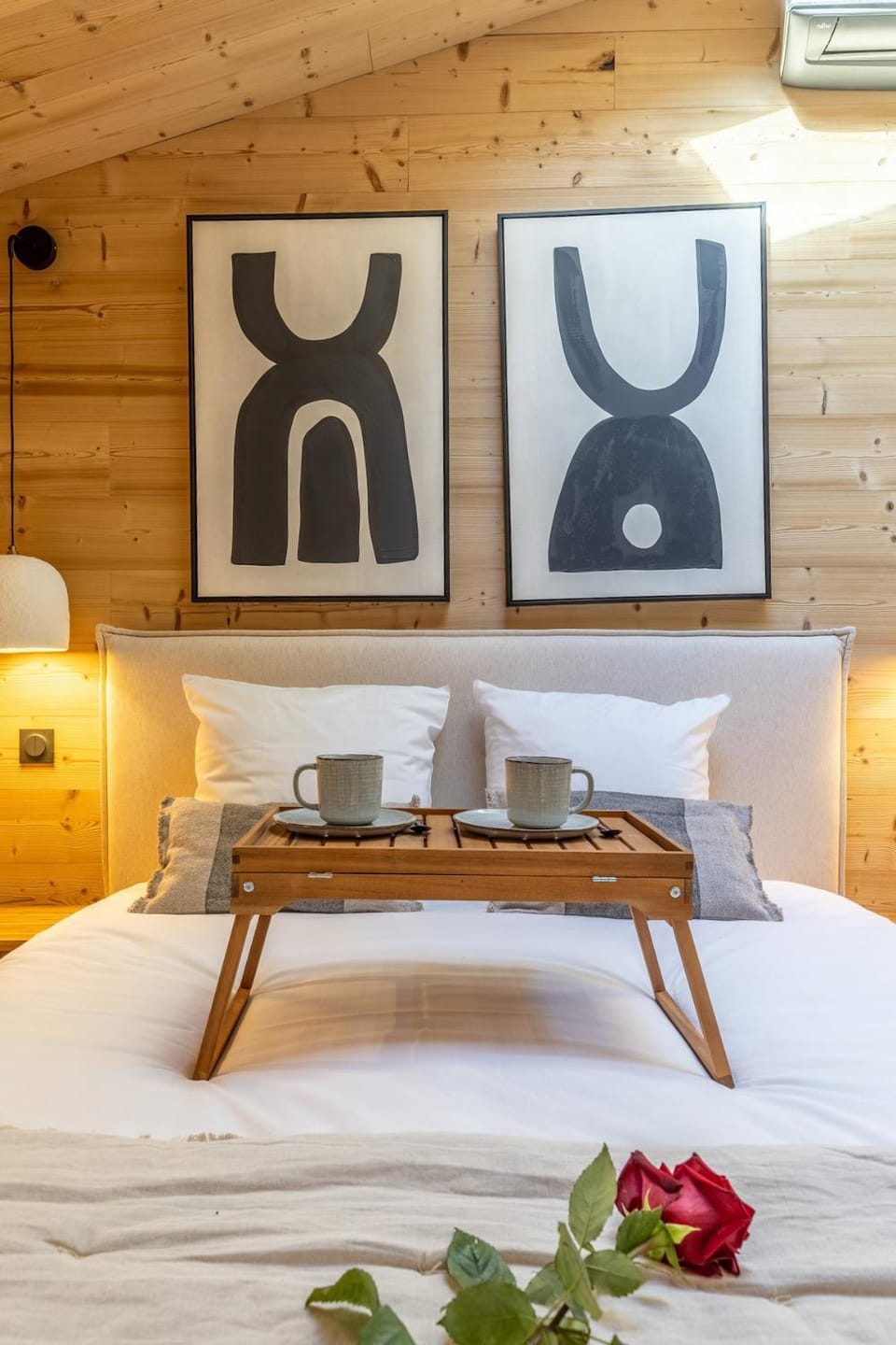 Bed, Photo of the whole room, Bedroom, air conditioner