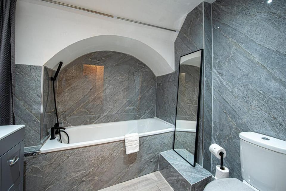 Modern Studio Near Hyde Park & Paddington Apartment in City of Westminster