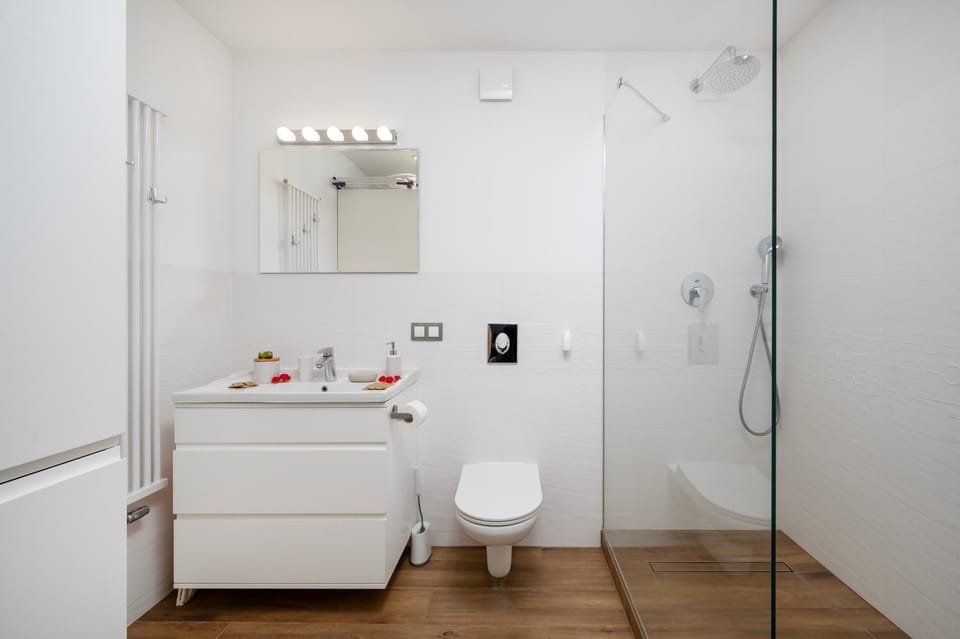 Shower, Toilet, Bathroom