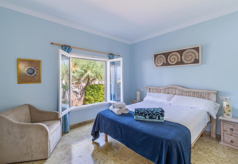 Living room, Bedroom