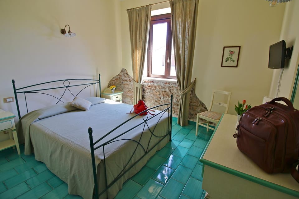 Bed, Summer, Photo of the whole room